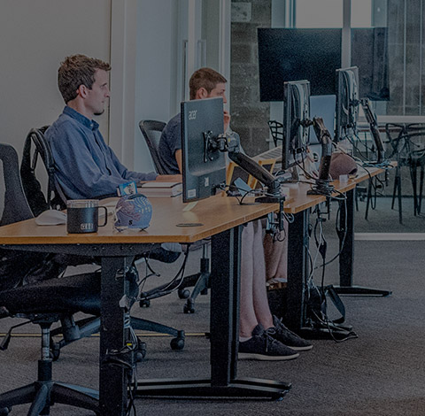 單色母粒|復(fù)色母粒|丙綸纖維色母粒|滌綸纖維色母粒|功能母粒|紡絲試驗(yàn)機(jī)|錦綸纖維色母粒|煙臺(tái)亮彩塑料科技有限公司